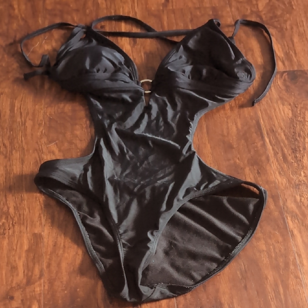 Chic Black Halter One-Piece Swimsuit